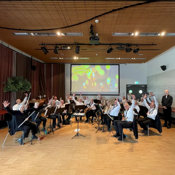 Kerstconcert door Seniorenorkerst De Wipmolen